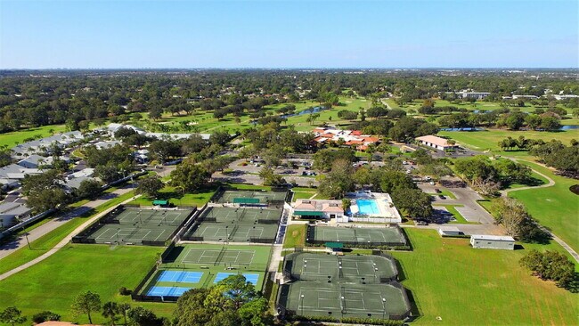 Building Photo - Palm Aire Fully Furnished Rental