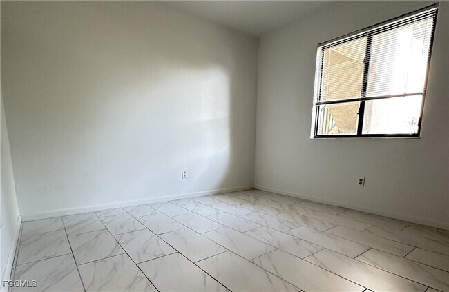 Building Photo - 1640 Orchid Blvd