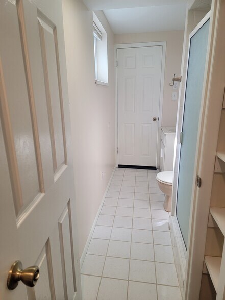 Building Photo - 1346 E Rosa Cir
