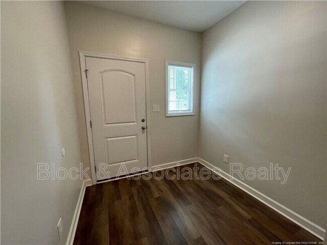 Building Photo - 703 Georgetown Cir