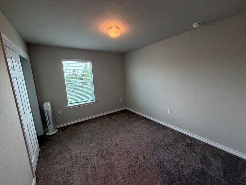 Building Photo - Room in House on Clayton Creek Ave