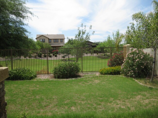 Building Photo - 1421 W Pelican Ct