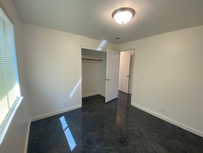 Building Photo - ARCATA! FULLY REMODELED 3 bedroom / 1.5 ba...