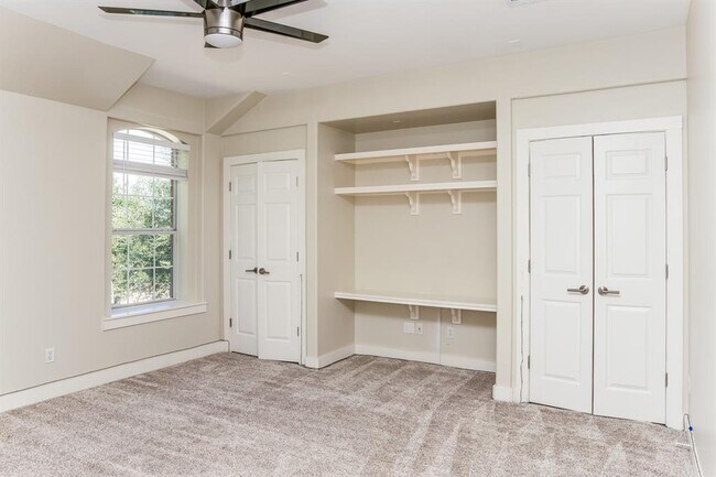 Building Photo - 3006 Covington Pl