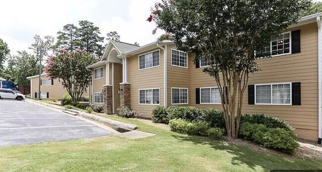 Building Photo - 1468 Briarwood Rd NE