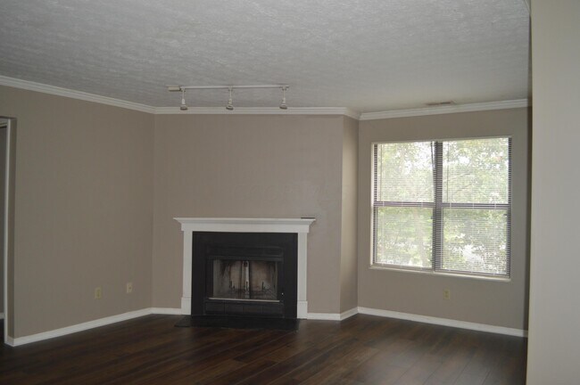 Building Photo - 2744 Greystone Dr