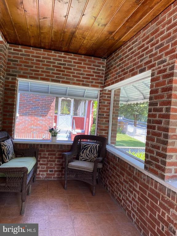 Building Photo - 2846 Vista St NE