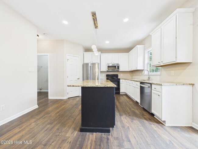 Building Photo - 5500 Yates Garden Ln