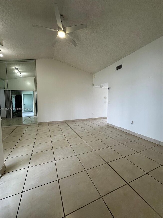 Building Photo - 1303 S Liberty Ave