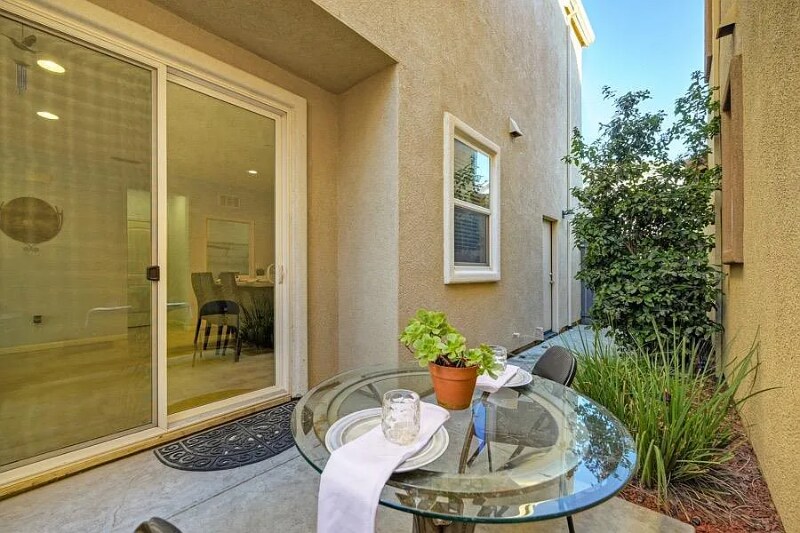 Building Photo - 2025 Honey Church Pl