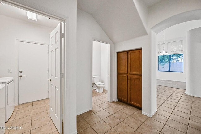 Building Photo - 3852 S Eucalyptus Pl