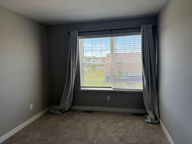Building Photo - Comfort & Space Await in This Stunning 4BR Dayton Home