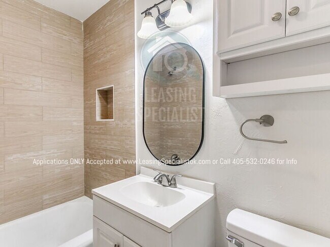 Building Photo - Charming Mid Norman 3 Bed 2 Bath Home!