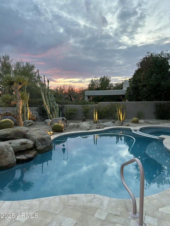 Building Photo - 7485 E Tumbleweed Dr