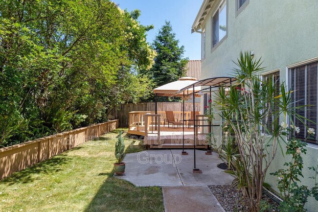 Building Photo - 2866 Valcourt Way