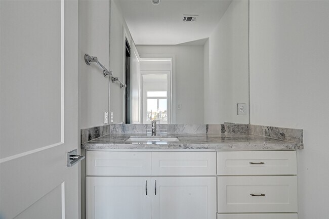Building Photo - 8930 Spring Knoll Forest Dr