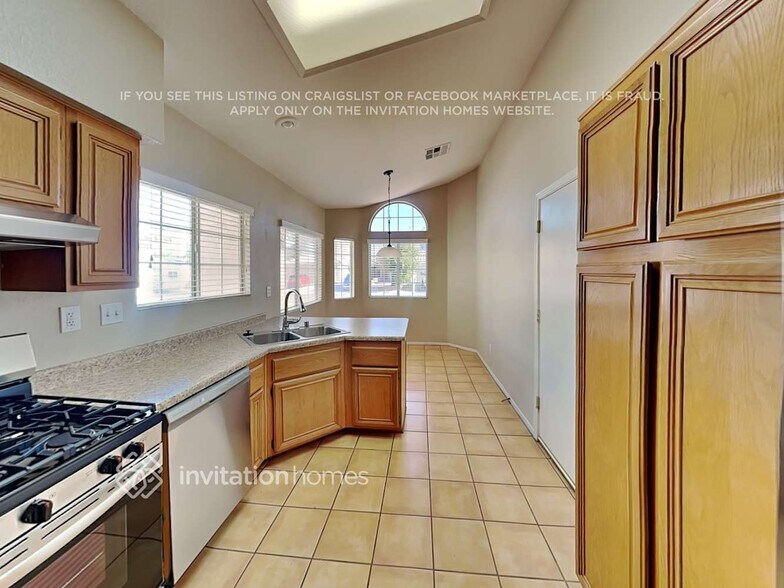 Building Photo - 1174 Matthew Ave