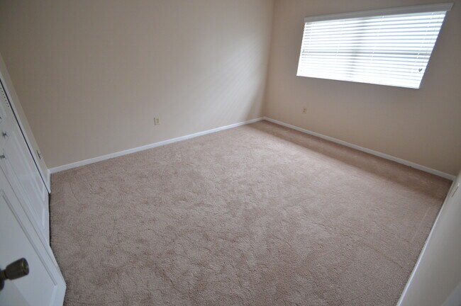 Building Photo - APOPKA: Seminole County Schools! AVAILABLE JULY 16th!