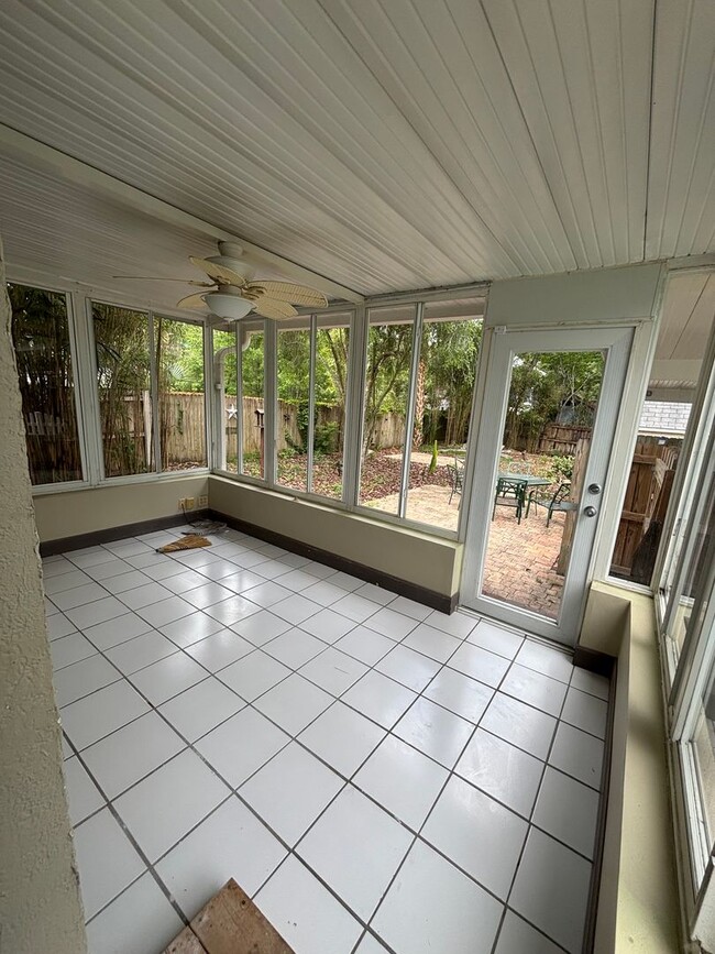 Building Photo - Charming Mediterranean Bungalow in the Hea...