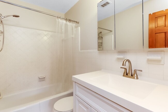 Building Photo - 120 Kohler Crescent