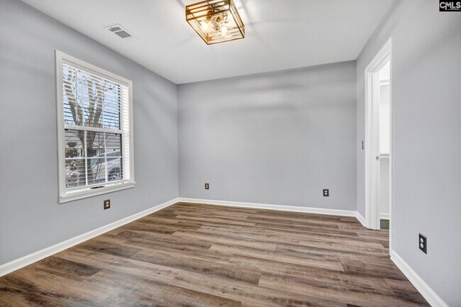Building Photo - 120 W Horn Ct
