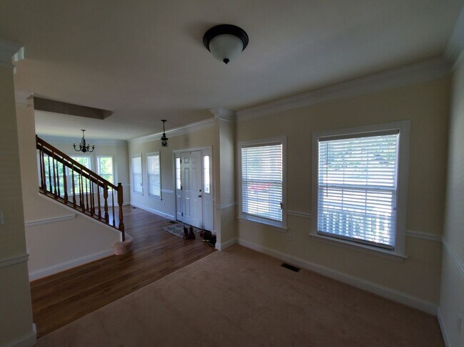 Building Photo - 233 Kanter Dr