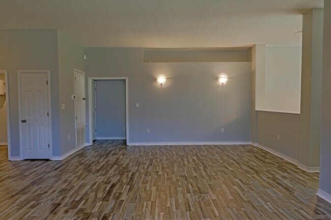 Building Photo - 2365 Ortega St
