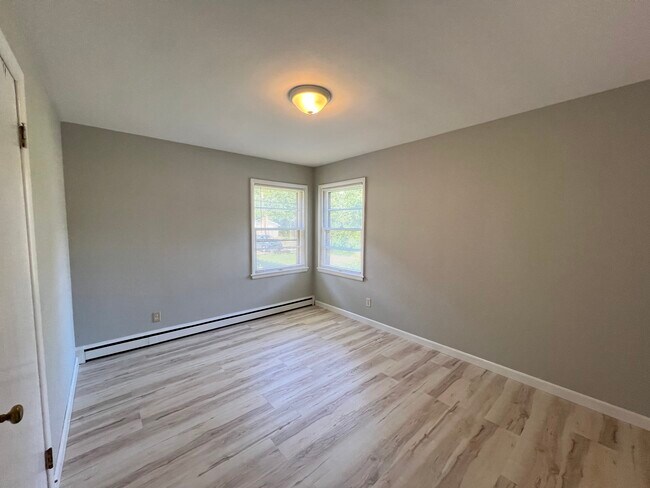 Building Photo - 315 Palomino Ln