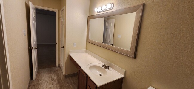 Building Photo - Heritage Park Community-3Bedroom, 2.5 Bathroom-