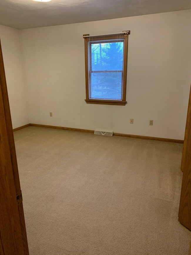 Second bedroom - 2901 Lena Ct