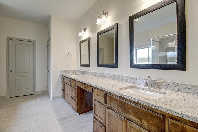 Building Photo - 2205 Crystal Bay Dr.