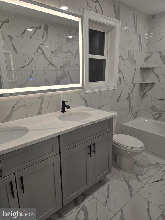 Building Photo - 135 N 15th St