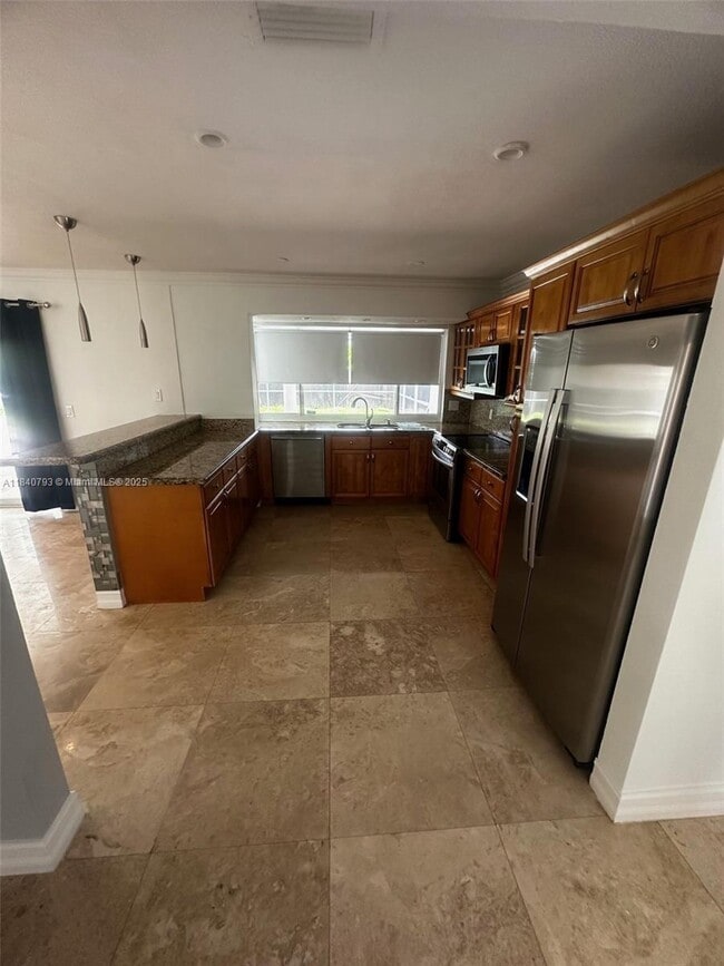 Building Photo - 3 bedroom in Hollywood FL 33021