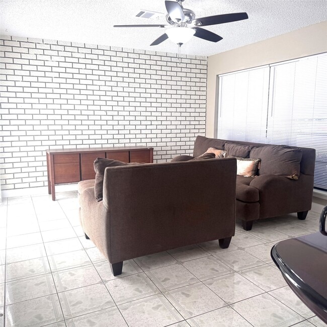 Building Photo - 2457 Briarwest Blvd