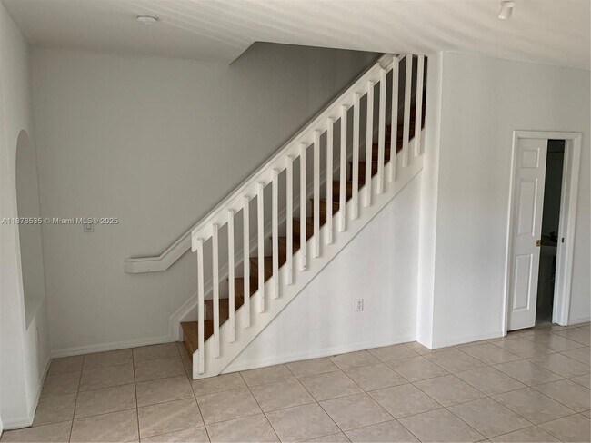 Building Photo - 5620 NW 114th Path