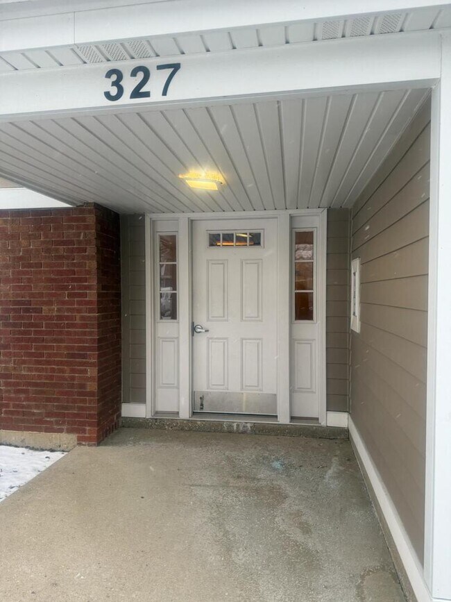 Building Photo - 327 Wildberry Ct