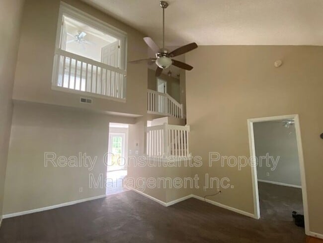 Building Photo - 96 Tannenbaum Cir