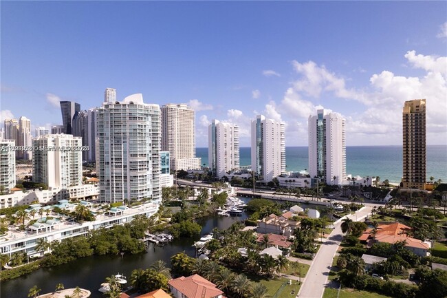 Building Photo - 16400 Collins Ave