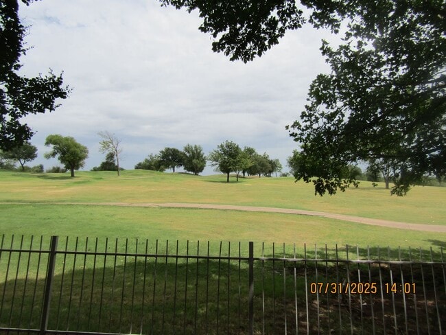 Building Photo - 503 NW Fairway Villa Dr