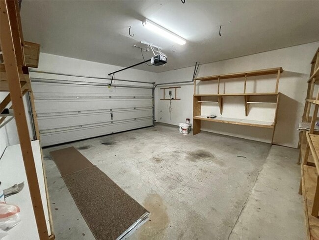 Building Photo - 3517 Bronco Bend Loop