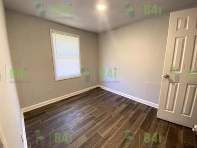 Building Photo - 8012 Green St