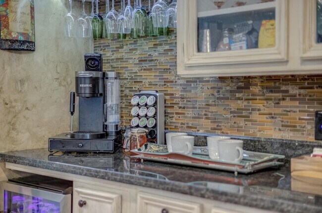 Building Photo - 22 Winged Foot Dr