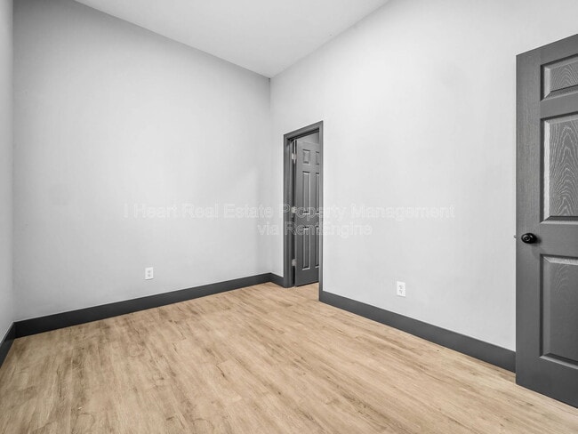 Building Photo - 306 Martin Ave