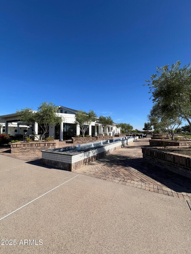 Building Photo - 11300 N Casa Dega Dr