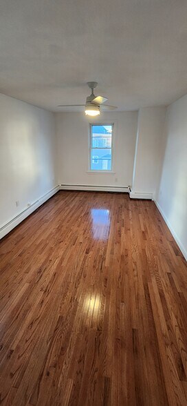 Building Photo - 248R Pearl St