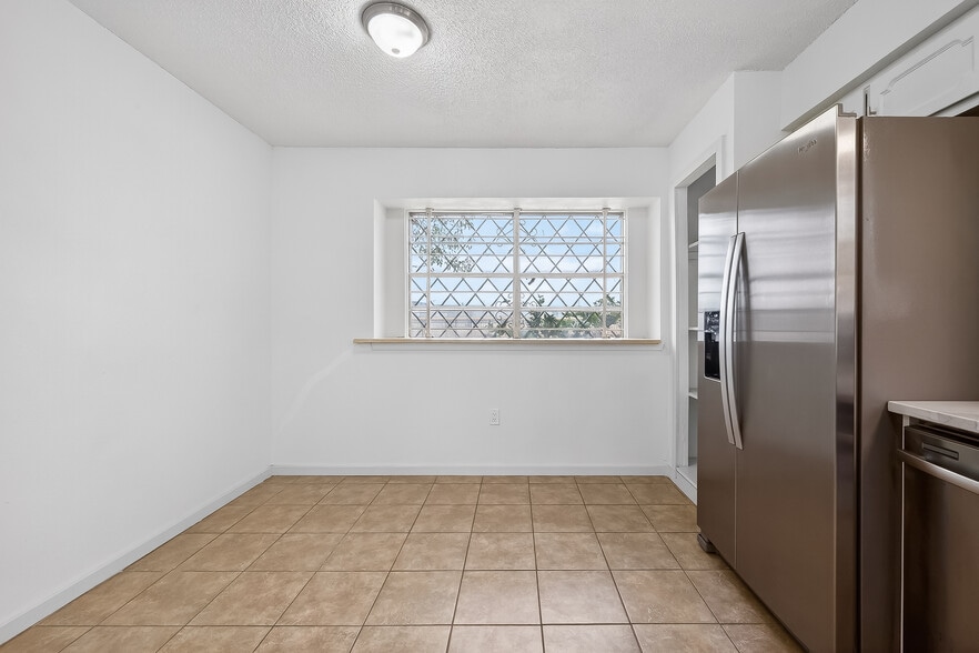 Kitchen - 3902 Beran Dr