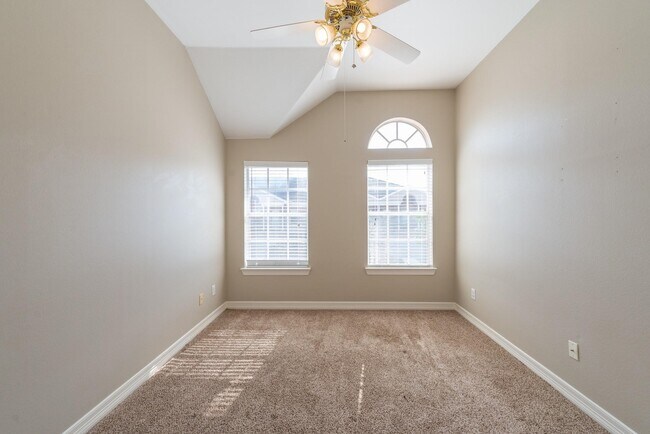 Building Photo - 5006 Nolda St
