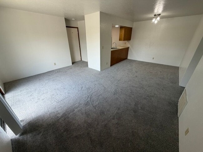 Building Photo - 2211 Spansail Dr