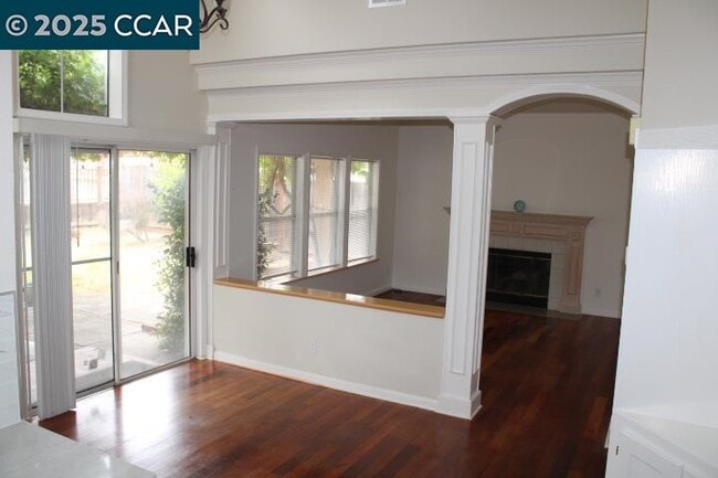 Building Photo - 247 Catalina Dr