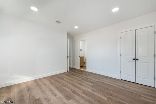 Building Photo - 210 Ellis Ave